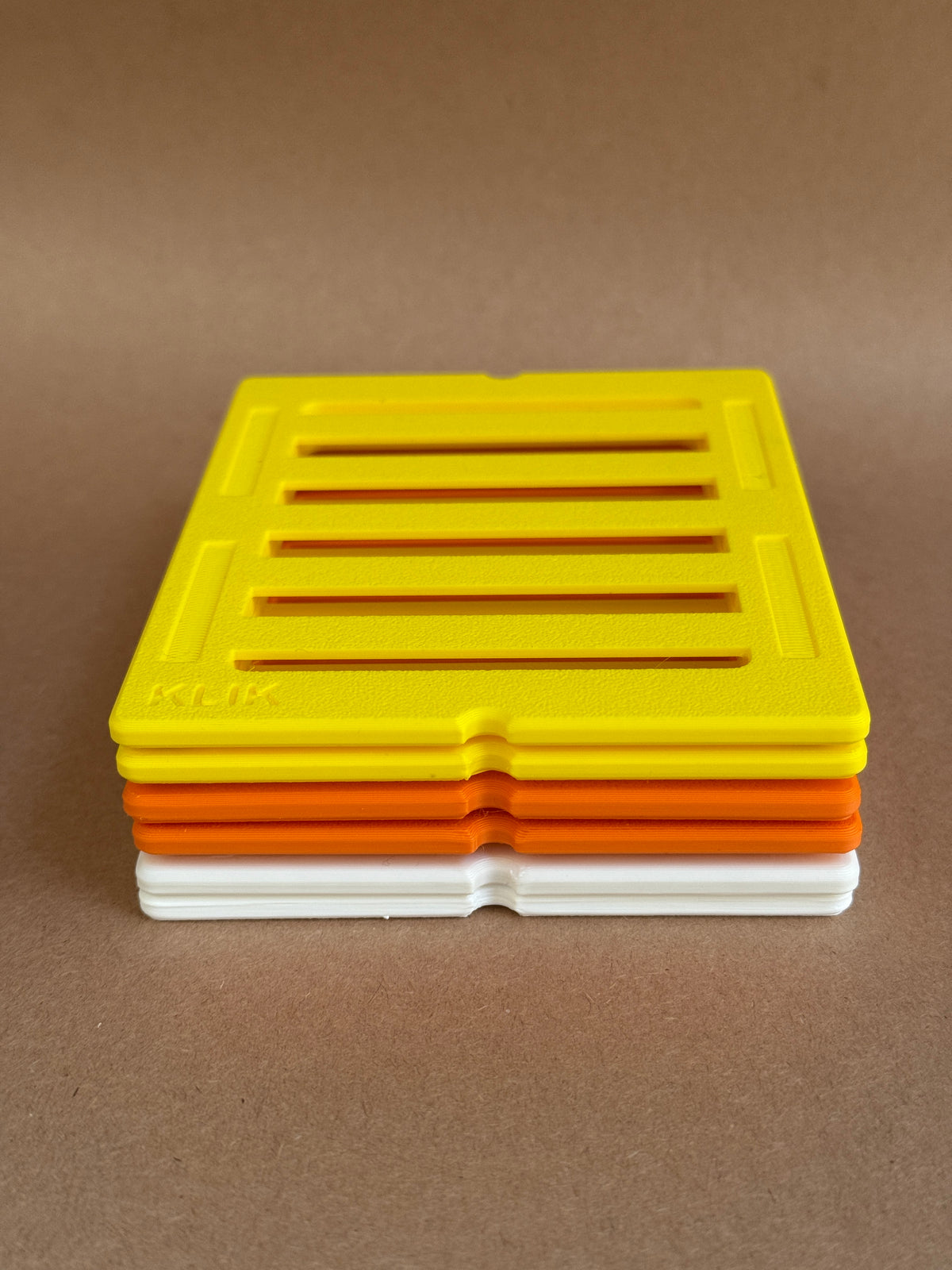 Magnetic Trading Card Retainer Set for TCG & Sports Cards